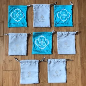 8 Kendra Scott jewelry bags